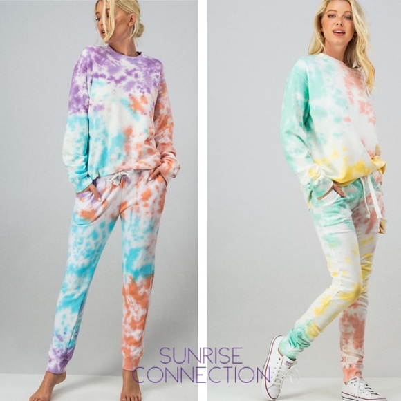 Tie Dye Crewneck - Picture 4 of 6